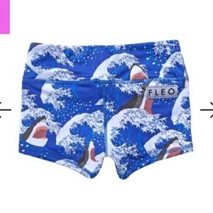 ISO fleo shark shorts